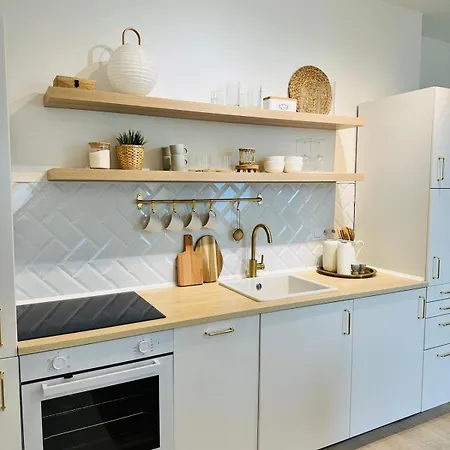 Cozy And Unique Near Train Station Bratislava