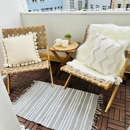 Cozy And Unique Near Train Station Apartamento
