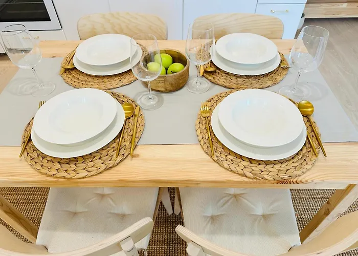 Cozy&unique Near Train Station