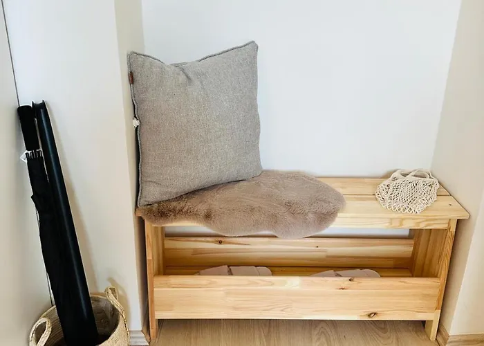 Cozy And Unique Near Train Station *