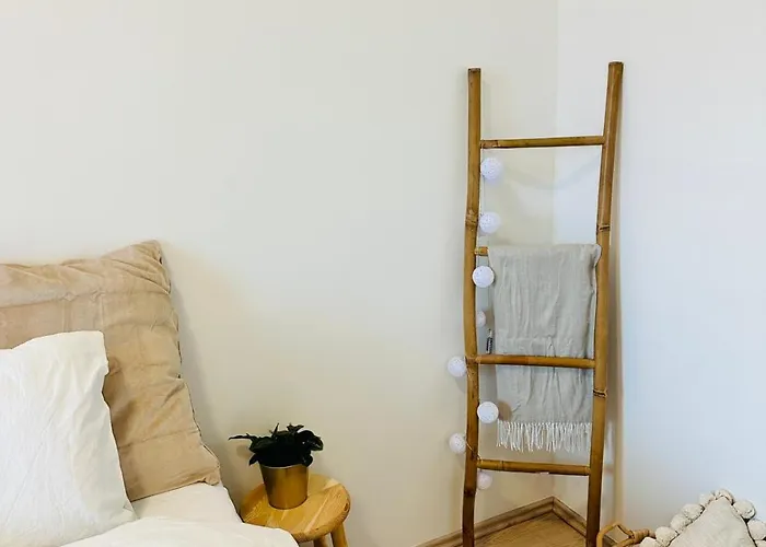 Apartament Cozy And Unique Near Train Station